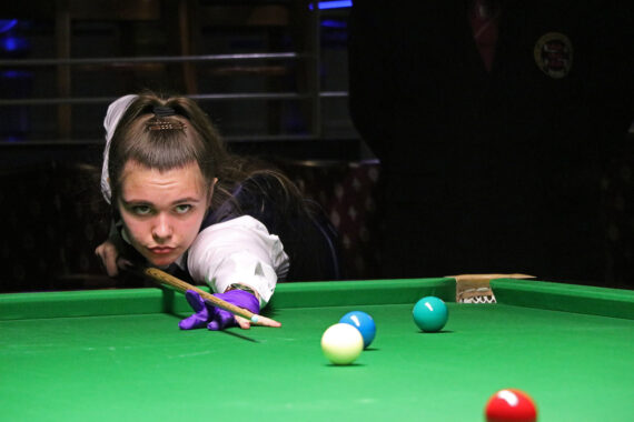 Chloe White plays snooker shot