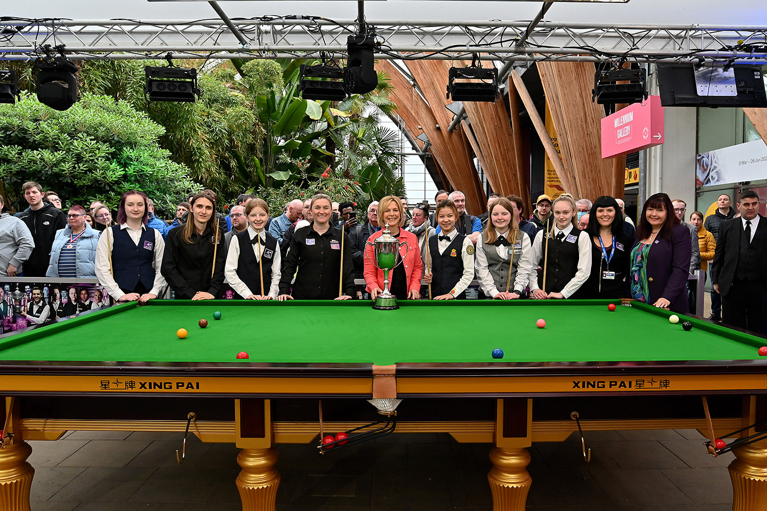 Sheffield, UK. 15th Apr, 2023. 15th April 2023; The Crucible, Sheffield, England: 2023 Cazoo World Snooker